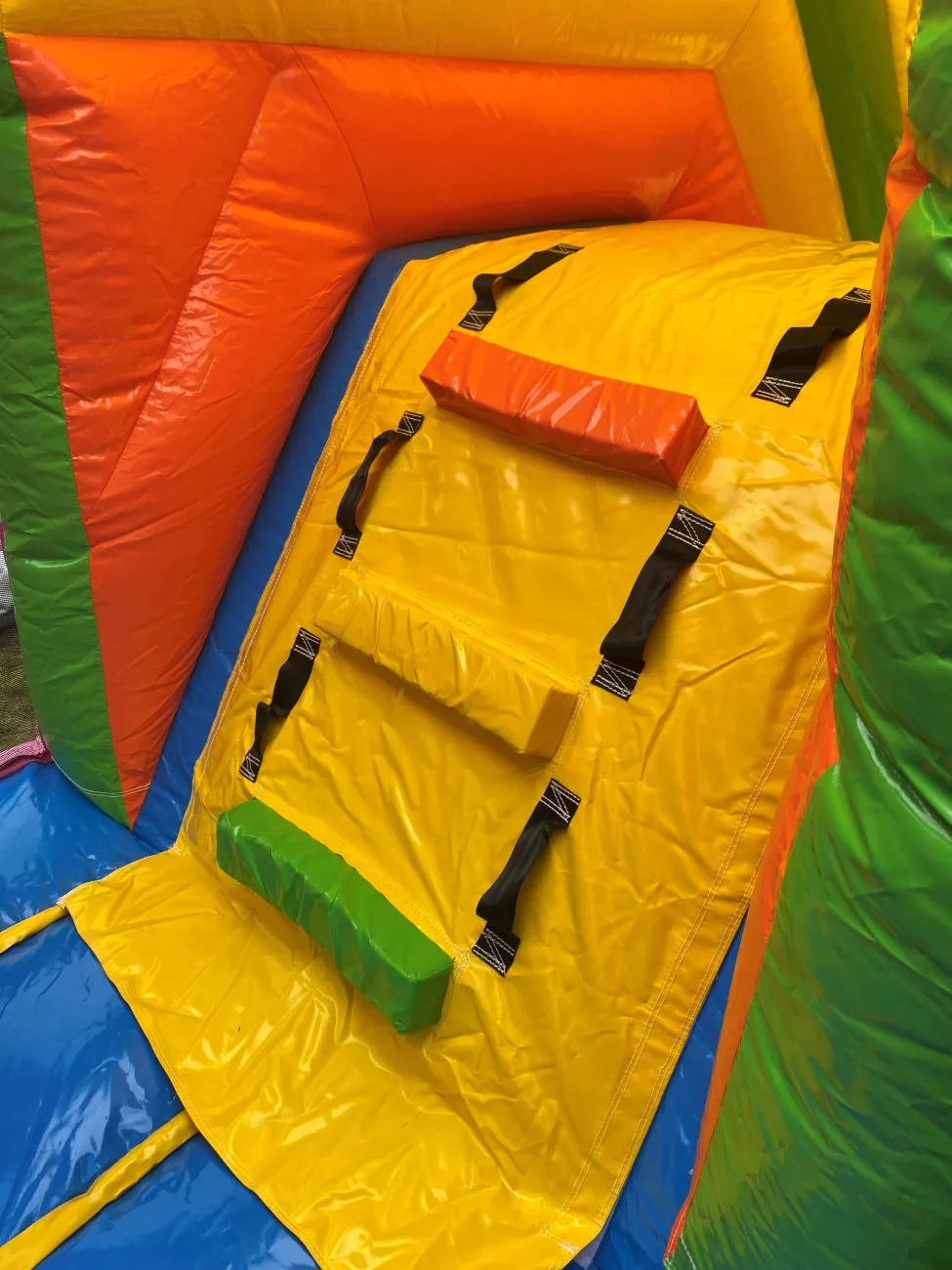 Spring Events: Unicorn springkasteel foto4